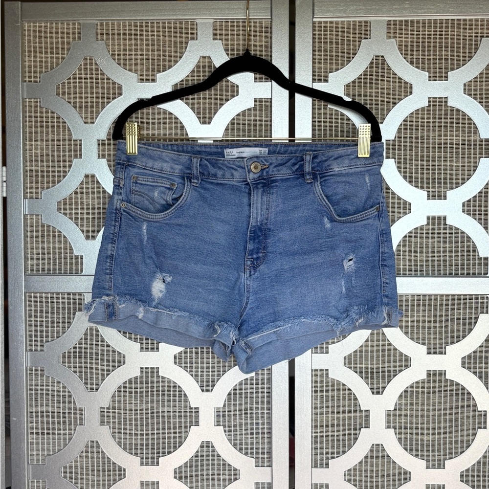 Zara Blue Jean Shorts for Women With Brown Stains On Back Pocket